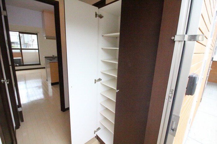 物件内観写真15　(靴箱)