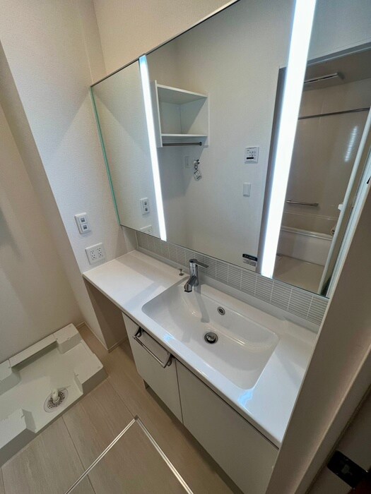 物件内観写真8　(洗面)