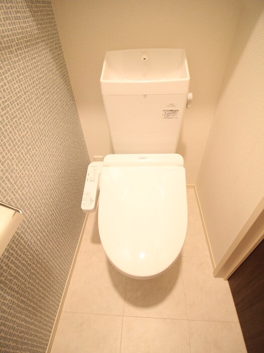 物件内観写真8　(トイレ)