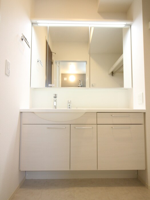 物件内観写真11　(洗面)