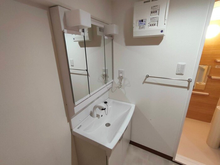 物件内観写真13　(洗面)