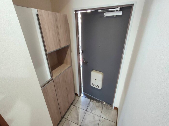 物件内観写真18　(玄関)