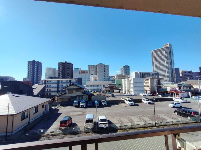 物件内観写真20　(室内からの展望)