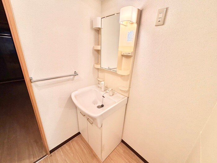 物件内観写真9　(洗面)