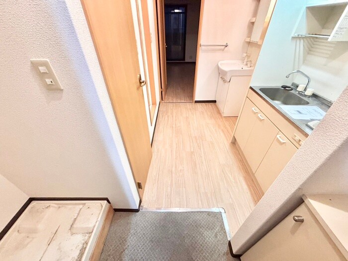 物件内観写真17　(玄関)