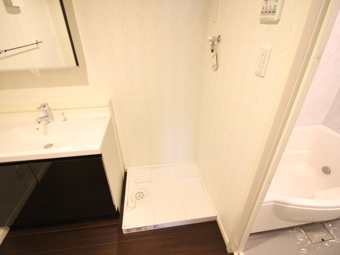 物件内観写真13　(洗濯機置場)