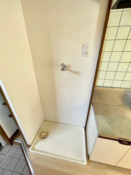 物件内観写真12　(洗濯機置場)