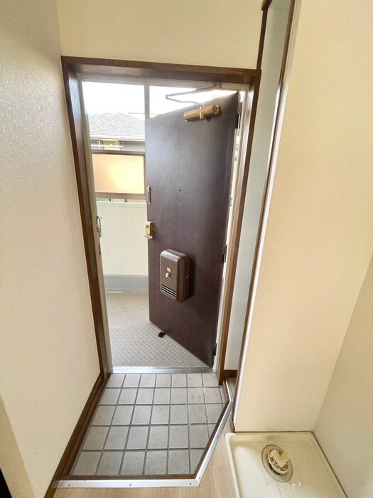 物件内観写真14　(玄関)
