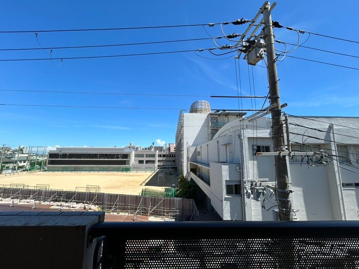 物件内観写真15　(室内からの展望)