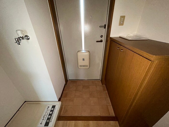 物件内観写真17　(玄関)