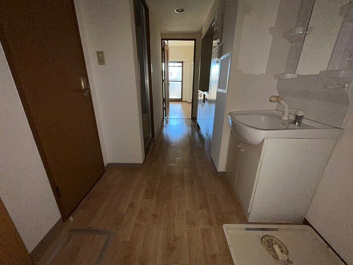 物件内観写真20　(廊下)