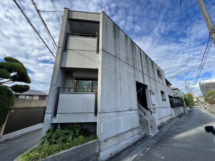 中村マンションの物件外観写真