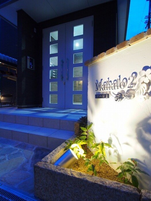 物件外観写真2　(エントランス部分)