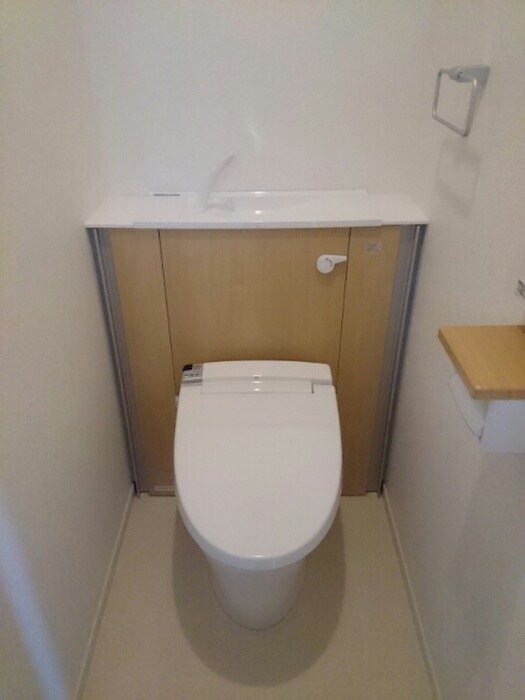 物件内観写真11　(トイレ)