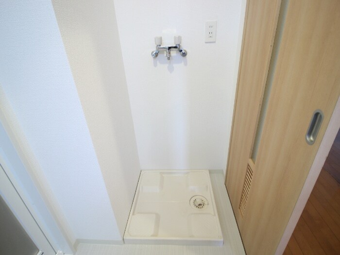 物件内観写真17　(洗濯機置場)