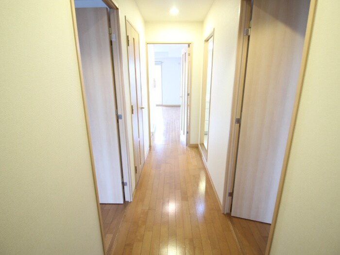物件内観写真18　(廊下)