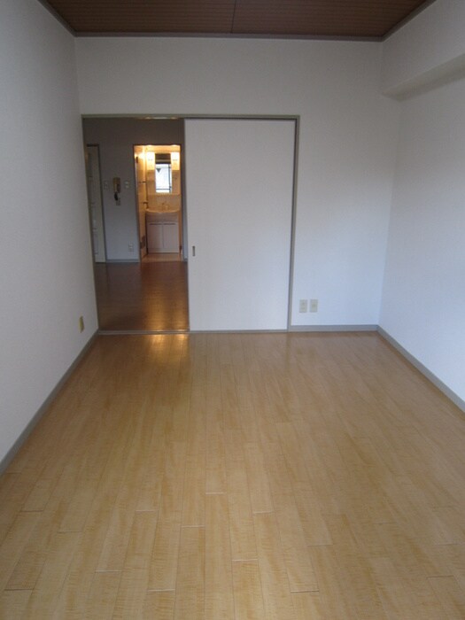 物件内観写真13　(室内からの展望)