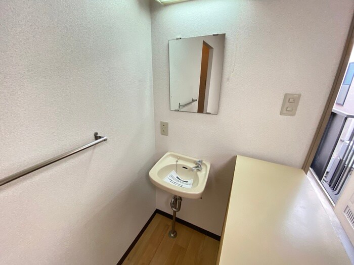 タウニイ・塚本Ⅱの洗面