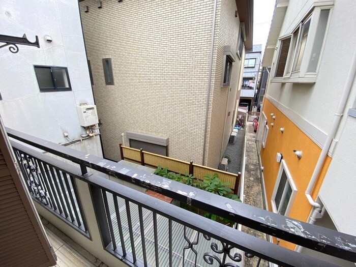 タウニイ・塚本Ⅱの室内からの展望