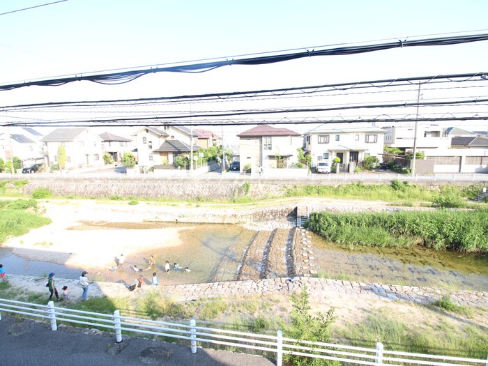 物件内観写真14　(室内からの展望)