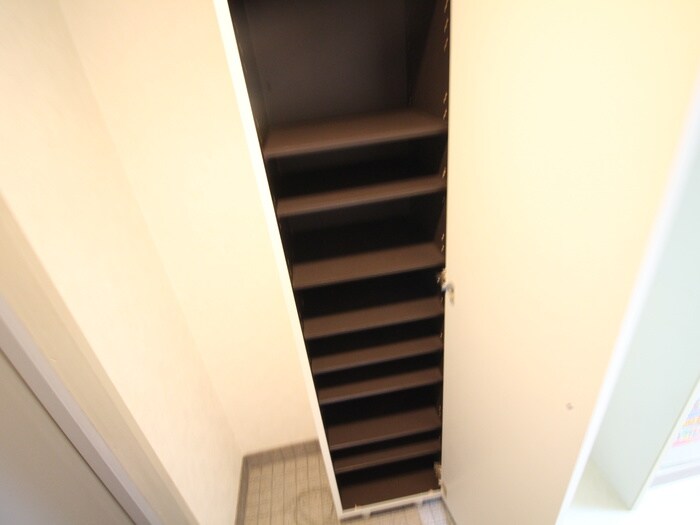 物件内観写真15　(靴箱)