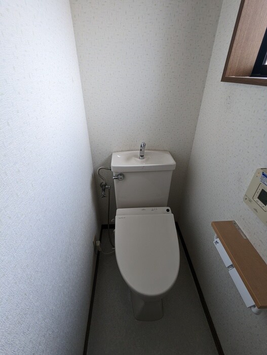 物件内観写真8　(トイレ)