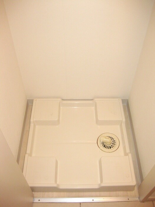 物件内観写真9　(洗濯機置場)