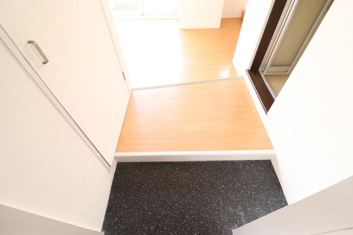 物件内観写真14　(玄関)