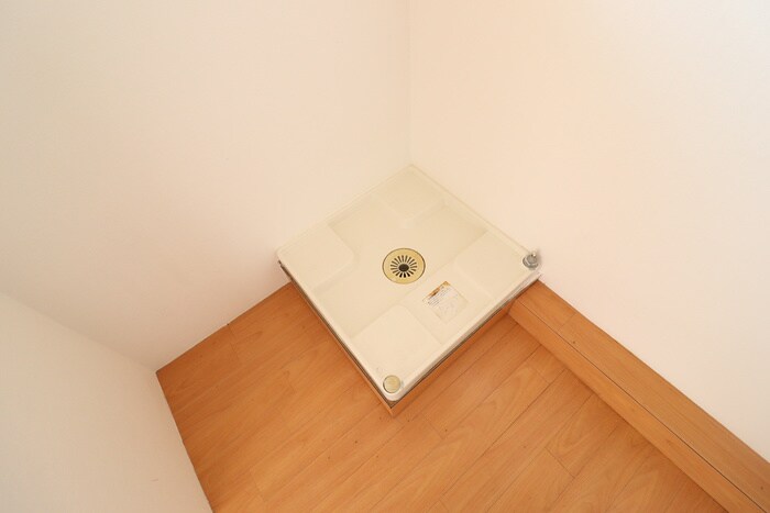 物件内観写真18　(洗濯機置場)