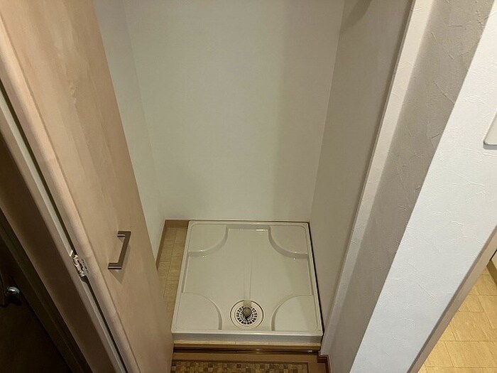 物件内観写真14　(洗濯機置場)