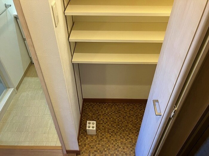 物件内観写真15　(靴箱)
