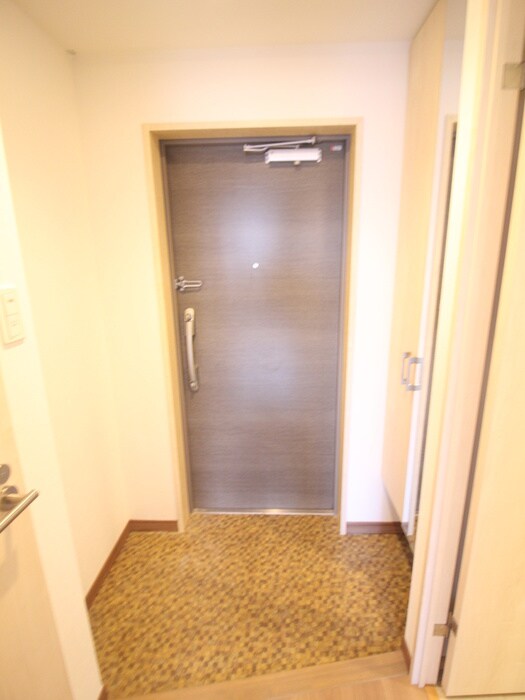 物件内観写真15　(玄関)