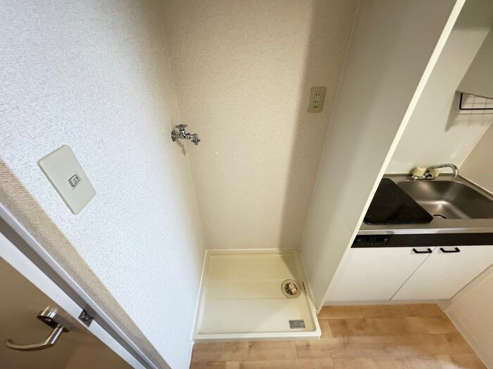 物件内観写真12　(洗濯機置場)