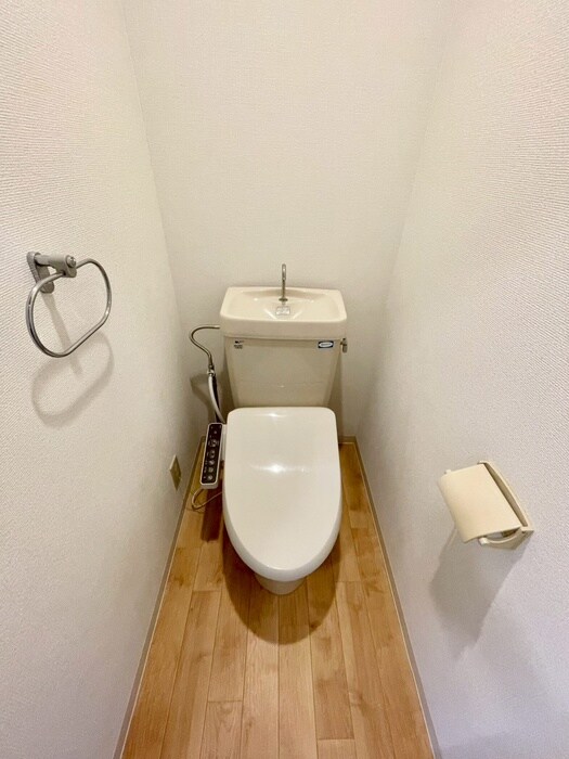 物件内観写真12　(トイレ)