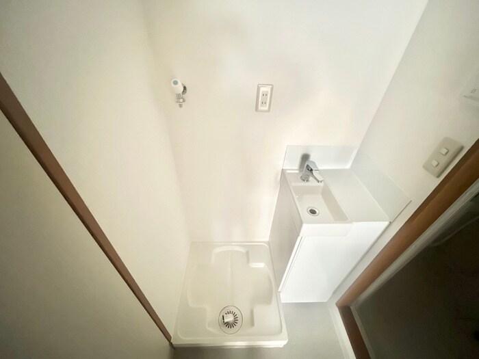 物件内観写真14　(洗濯機置場)