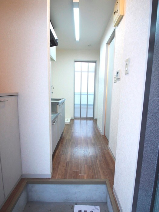 物件内観写真15　(玄関)