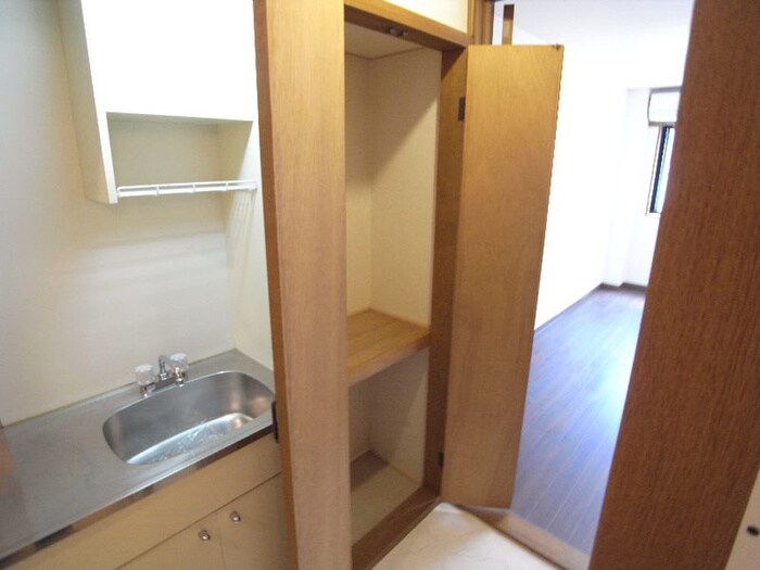 物件内観写真12　(収納)