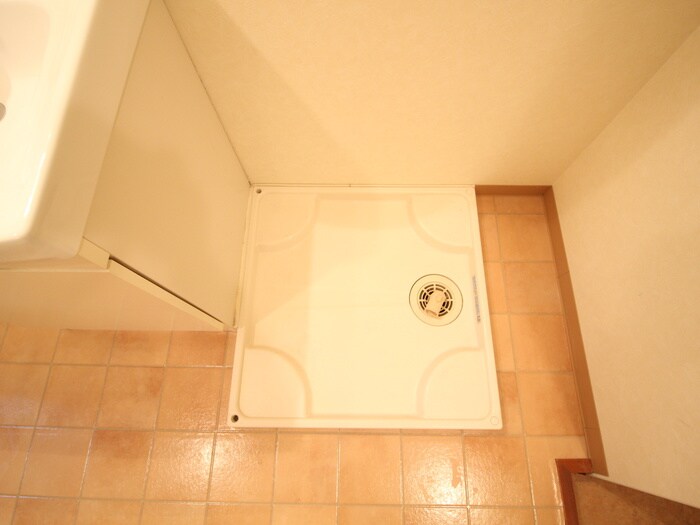 物件内観写真11　(洗濯機置場)