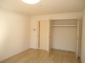 物件内観写真9　(居室)