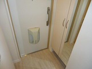 物件内観写真16　(玄関)