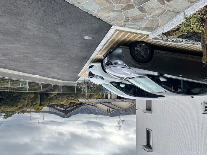 物件外観写真4　(駐車場)