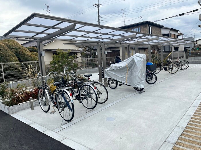 物件外観写真5　(駐輪場)