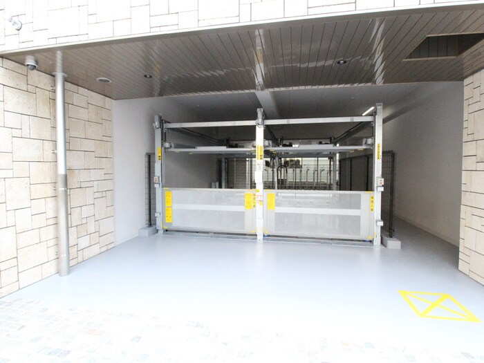 物件外観写真5　(駐車場)