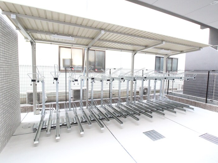 物件外観写真6　(駐輪場)