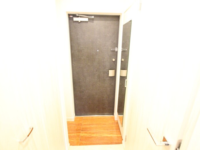 物件内観写真15　(玄関)