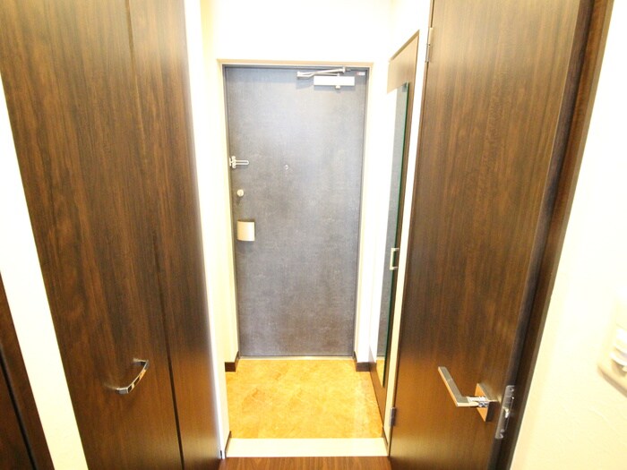 物件内観写真15　(玄関)
