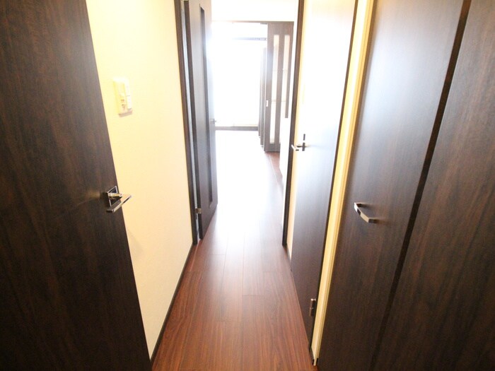 物件内観写真17　(廊下)