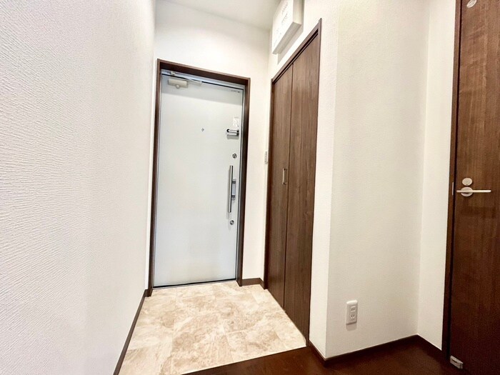物件内観写真19　(玄関)