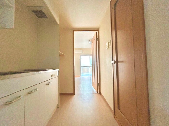 物件内観写真15　(廊下)