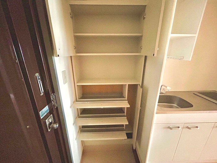 物件内観写真18　(靴箱)